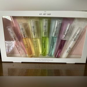 Le Jet Set by URBAN OUTFITTERS.  Le Monde Gourmand Discovery Set